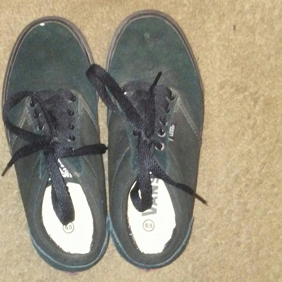 Vans - Picture 1 of 1